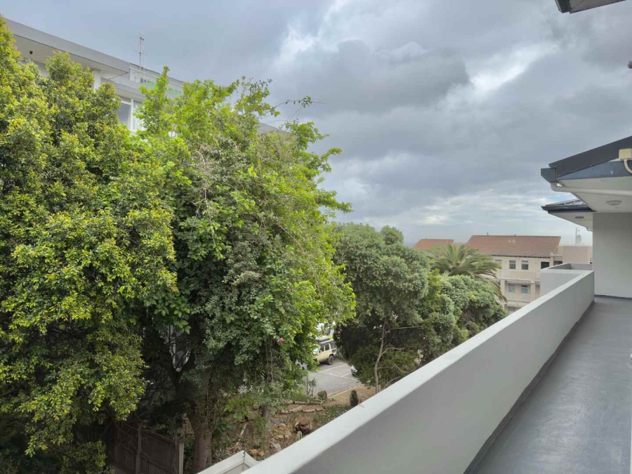 To Let 2 Bedroom Property for Rent in Sea Point Western Cape